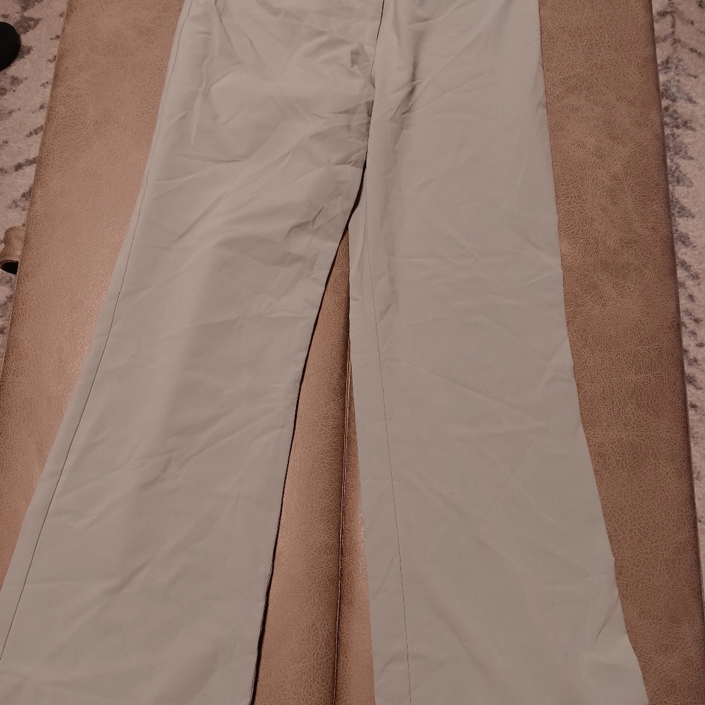 The limited stretch Womens Dress pants size 6